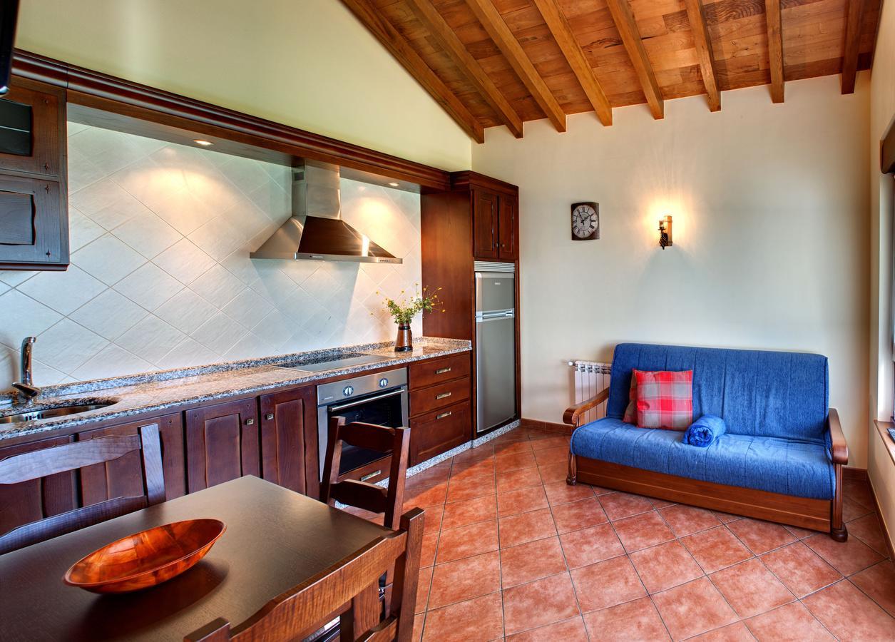 Apartamentos Rurales "La Torre" Y "El Pielago" Gamones ภายนอก รูปภาพ